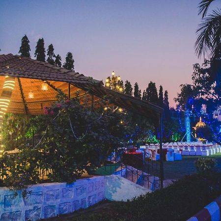 Pushp Vatika Resort & Lawns Navi Mumbai Exterior foto