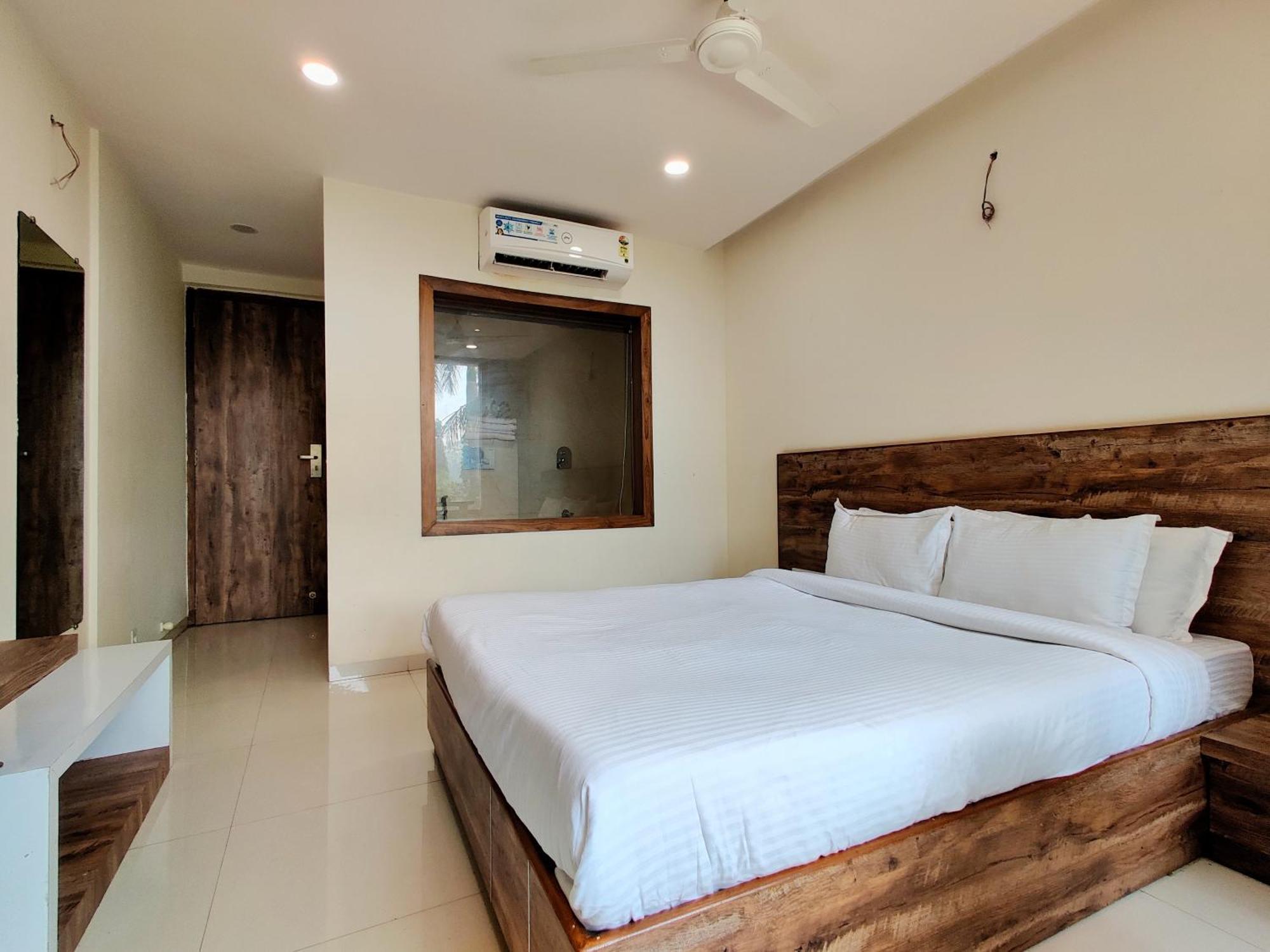 Pushp Vatika Resort & Lawns Navi Mumbai Exterior foto