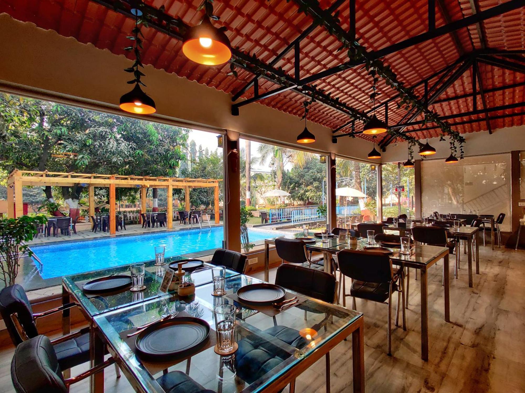 Pushp Vatika Resort & Lawns Navi Mumbai Exterior foto